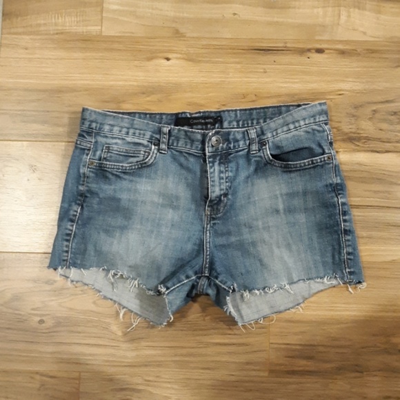 Vintage Calvin Klein Jeans Cutoff Shorts. - Picture 5 of 7